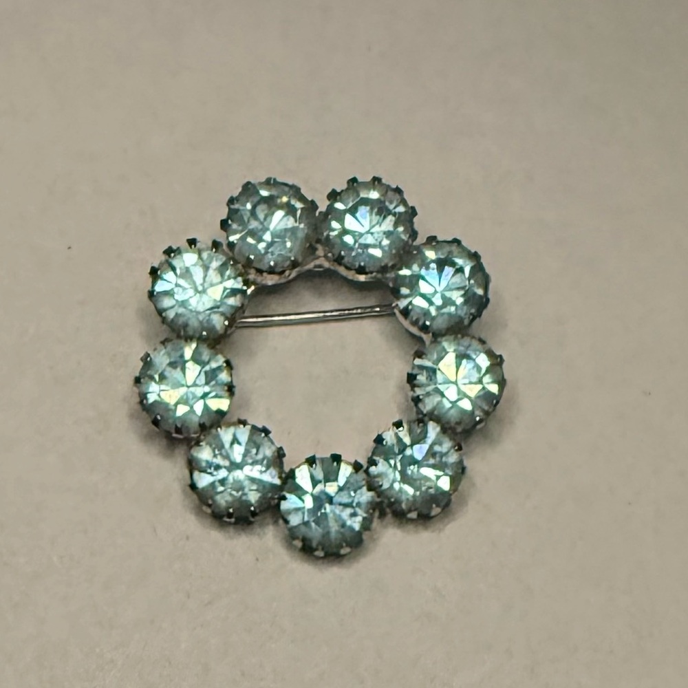 Vintage Midcentury light blue circle brooch